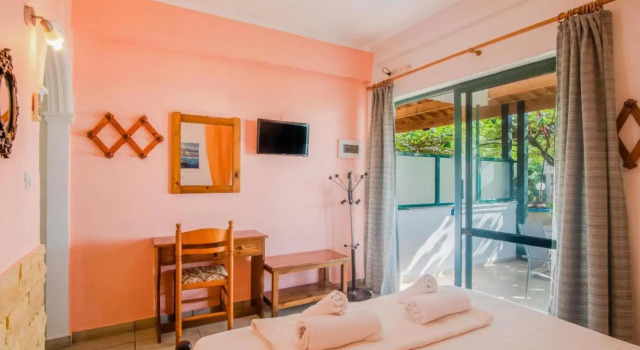 Cosy apartment in Mpenitses with terrace, Забронировать Апартаменты/квартира Отели периферии Ионических островов с парковкой, Парковка