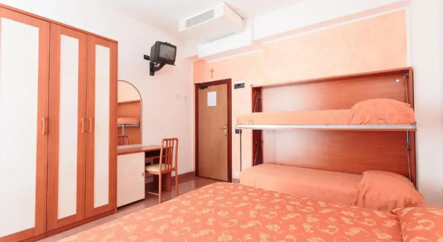 Четырёхместный номер Standard Hotel Garden - Parking Included