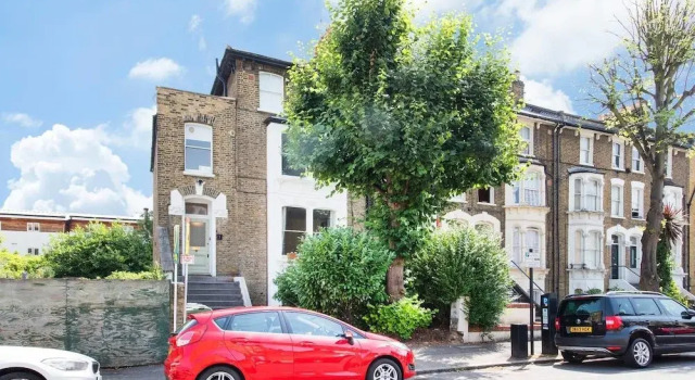Charming 2BR garden flat in Clapham