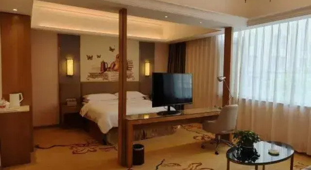 Люкс Deluxe Vienna Hotel (Yantai High-Speed Railway South Station)