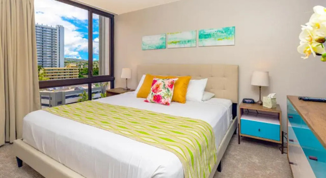 2 Bedroom on the 9th Floor with Diamond Head Views | 1 Block To Beach | Free Parking & Wifi, Забронировать Отель Вайкики Гонолулу, рядом с Waikīkī International Marketplace Shopping Center
