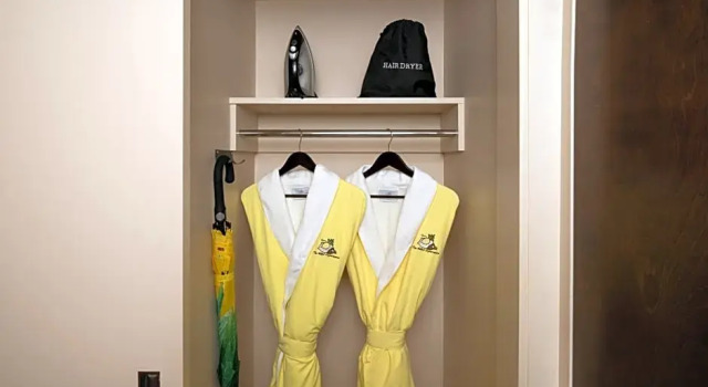 Номер Standard с видом на воду Staypineapple, Hotel Rose, Downtown Portland