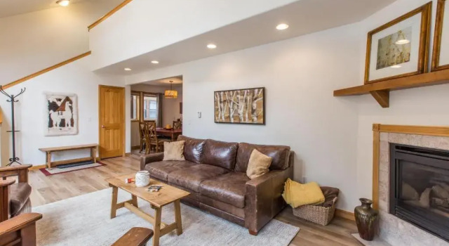 1490OAK Grandview Condo