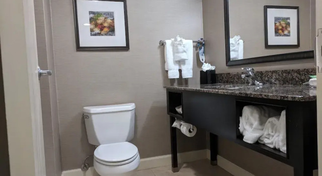 Четырёхместный номер Premium The Mecklen Hotel, Charlotte, a Tribute Portfolio Hotel