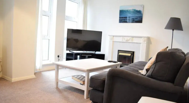 Modern 1 Bedroom Apartment Near London Bridge, Varaa Huoneisto Asunnot kohteessa Merseyside, Huoneisto