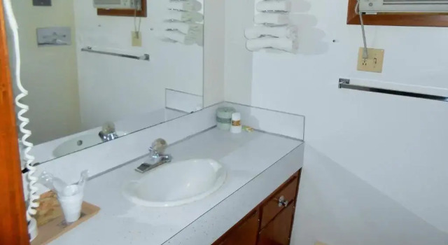 Четырёхместный номер Standard Budget Inn