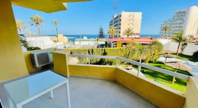Апартаменты Deluxe Apartamentos Orfeo Azul "Rehabilitación fachada en progreso 2026-27, Façade rehabilitation in progress 2026-27"