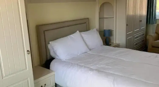 Cozy Beach House in Sandown - 3 Bedrooms, Забронировать Отель Отели Сандаун 4 звезды, рядом с Пляж Лейк, 4*