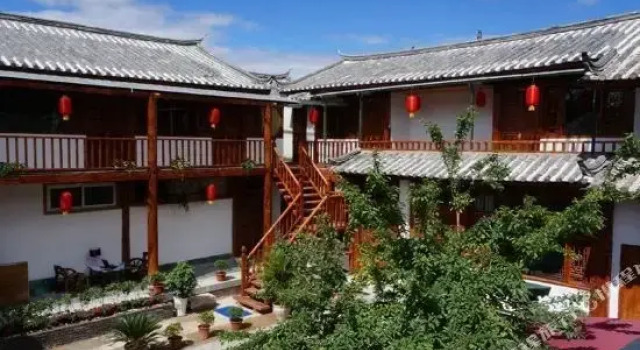 Laofuzi Inn, Prenota Hotel Hotel a Lijiang con parcheggio, Parcheggio