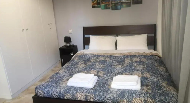 City Hall House, Book Hotel Volos 