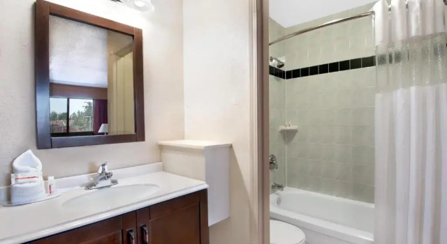 Студия Coast Red Deer Hotel
