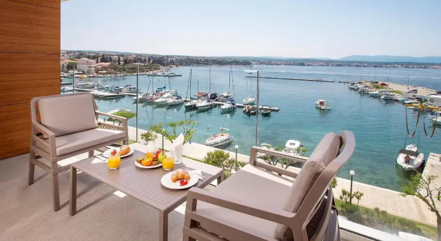 Двухместный номер Deluxe с балконом и с видом на море Luxury Hotel Riva