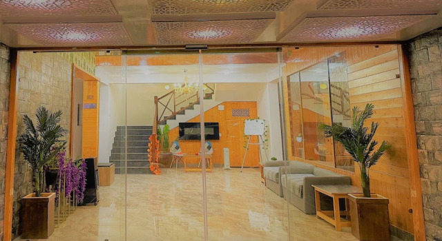Echor Kashmir Holidays Resort Srinagar, Забронировать Курортный отель Бизнес-отели Jammu & Kashmir Ski, 4* 5*