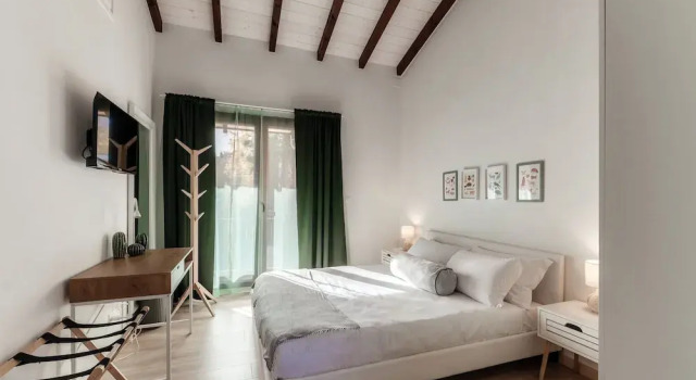Номер Premier Florida Ascona Rooms by Quokka 360 - Between the Lake and the City