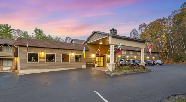 Best Western of Lake George, Забронировать Отель Отели Лейк-Джордж с парковкой, рядом с Собачий пляж на озере Джордж, Парковка