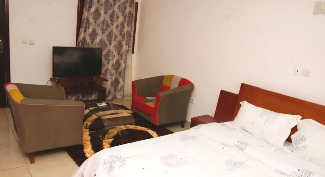 Residence Loulou, Boek Appartement Hotels in Abidjan met parkeren, Parkeren