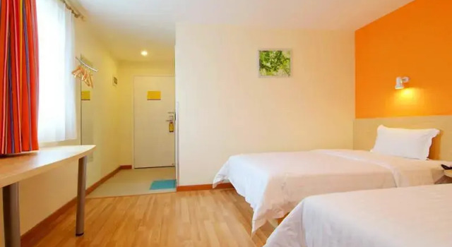 Junyi Hotel (Luohe International Convention and Exhibition Center)