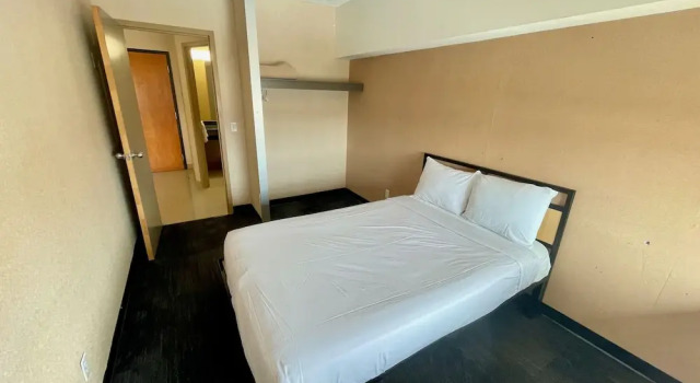 Люкс Residence & Conference Centre - Ottawa West