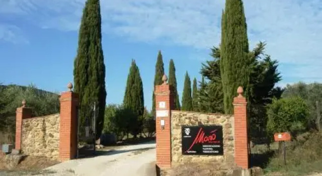 Agriturismo Debbione Marconi, Забронировать Отель Отели Суверето с парковкой, Парковка