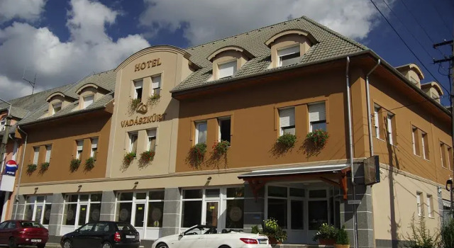Vadaszkurt Pension, Book Hotel 3-stjernede hoteller i Fejer, 3*