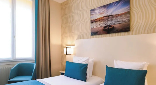 Двухместный номер Comfort Hotel Des Remparts Lyon Perrache