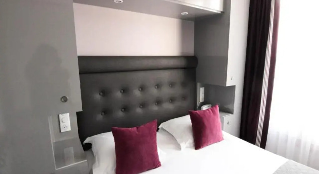 Двухместный номер Comfort Hôtel Crystal Reims Centre