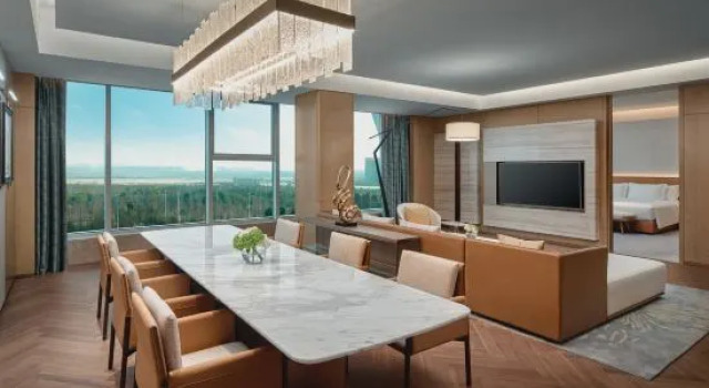 Люкс Grand с красивым видом из окна Crowne Plaza Wuhan Tianhe Airport by IHG