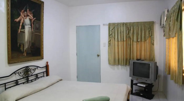 Kokomos Beach Resort