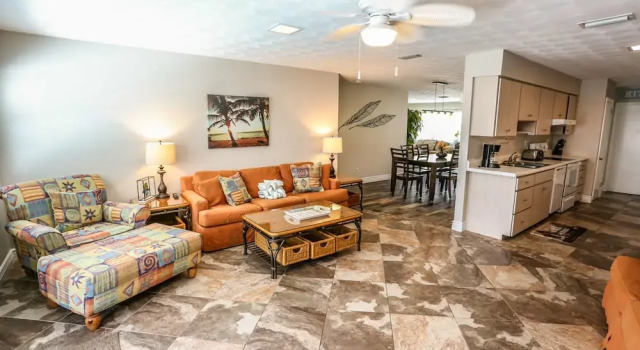 105 Tropical Shore Way, Забронировать Отель Отели в центре Форт-Майерс-Бич, в центре