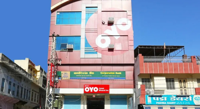 OYO 9926 Hotel Bharat INN, Забронировать Отель Отели штата Раджастхана с парковкой, Парковка