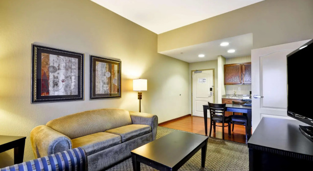 Четырёхместный люкс c 1 комнатой Homewood Suites by Hilton Tulsa-South