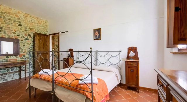 Typical Tuscan farmhouse with swimming pool and A/C