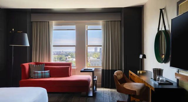 Номер Standard с видом на парк Renaissance Philadelphia Downtown Hotel
