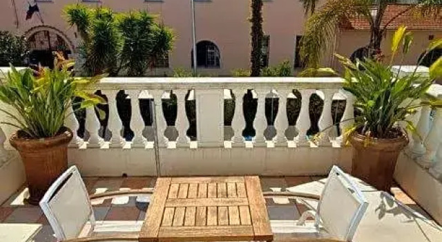 Номер Standard с видом на бассейн Hôtel La Villa Juan Beach