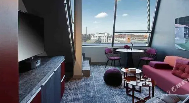 Двухместный полулюкс Duplex Sofitel Munich Bayerpost