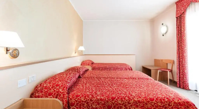 Трёхместный номер Standard Hotel Vela