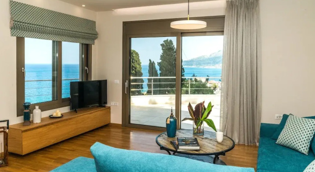 Anassa's Residence