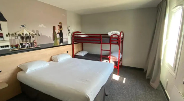 Четырёхместный номер Standard KYRIAD DIRECT Orleans - La Chapelle St Mesmin