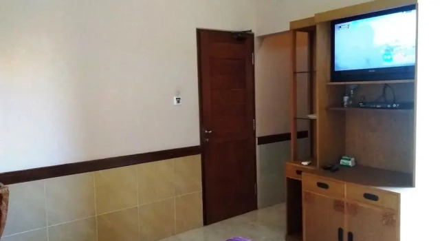 A Very Nice Cozy Family Home With 2 Floors, Fully Furnished.