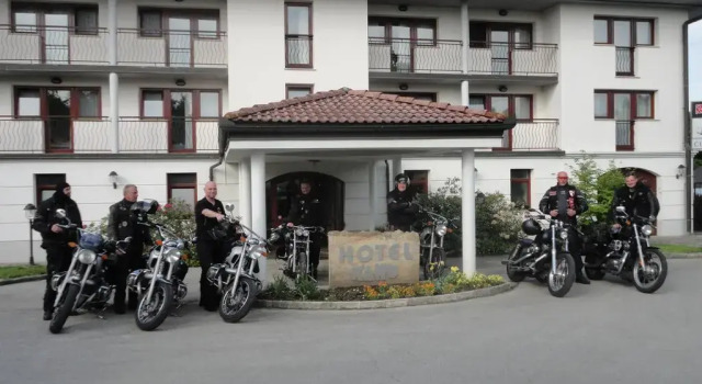 Hotel Kanu - Resort & Caravanning, Rezervovat Lázně / Resort Hotely v Osrednjeslovenska s bazénem, Bazén
