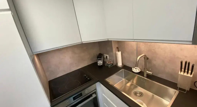 Modern flat 5min from the BEACH, Забронировать Отель Кабур 