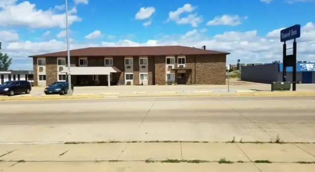 Travel Inn, Забронировать Отель Дикинсон Theodore Roosevelt National Park, рядом с Центр им. Теодора Рузвельта в университете Дикинсона