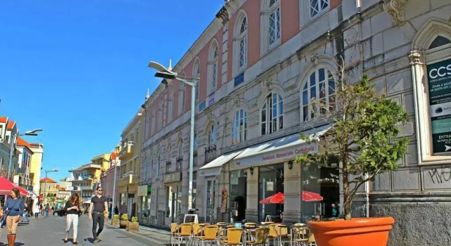 Portuguese Hostel, Забронировать Хостел Хостелы Синтра, рядом с Церковь Сан-Мартиньйо, Хостел