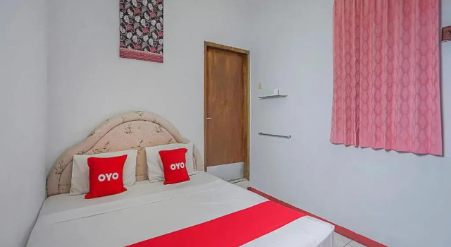 Deluxe suite Hotel Lie Mas Prigen Pasuruan Mitra RedDoorz