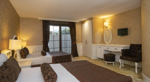 Han Deluxe Hotel