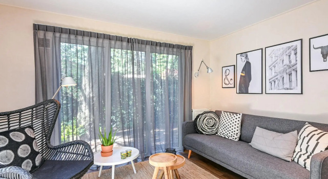 Modern Chalet in Voorthuizen Near the Forest, Rezerwuj Chalet Hotele w Veluwe z parkingiem, Parking