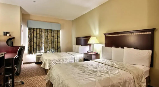 Четырёхместный номер Standard Magnolia Inn and Suites Pooler