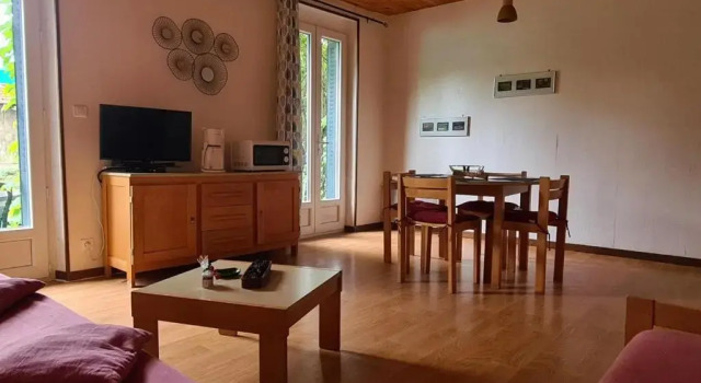 Gite La Chabanne, 2 pièces, 4 personnes - FR-1-489-187, Prenota Hotel Hotel a Alvernia con parcheggio, Parcheggio