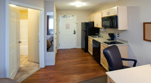 Двухместный люкс Candlewood Suites Minot by IHG