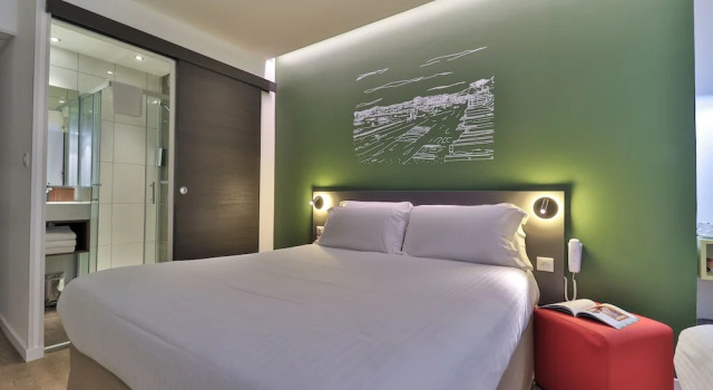 Номер Comfort Hôtel Cyano Fréjus-Saint Raphaël